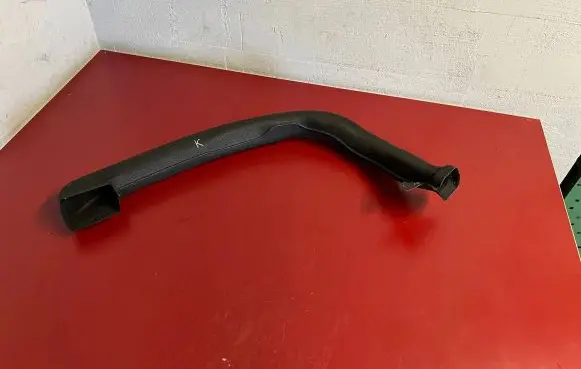 BMW iX Cabin air duct channel 9490689