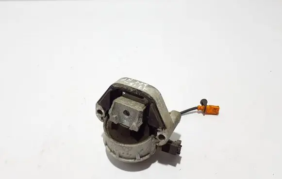 Engine mount bracket