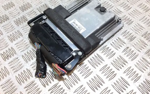 Audi A5 8T 8F Engine control unit/module 8K0907401F 0281014725