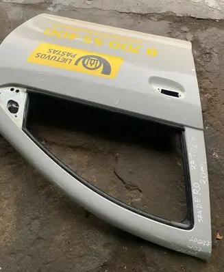 Dacia Sandero II Front door