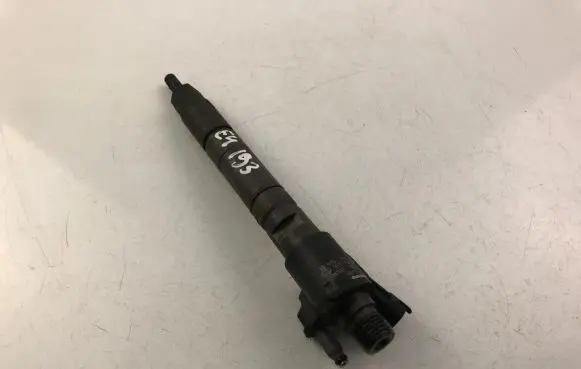 Volvo XC60 Fuel injector 31272690