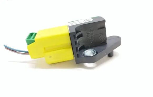 Volkswagen Tiguan Airbag deployment crash/impact sensor 8K0973323S 02884595D2 5081503