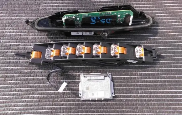 Citroen DS5 Headlight ballast module Xenon 13K060AD