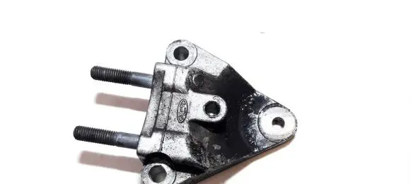 Ford Mondeo Mk III Engine mounting bracket d989a