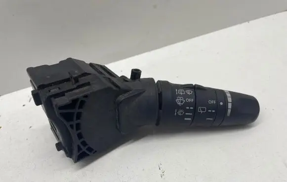 Nissan Primera Wiper control stalk AV615 25260 2409