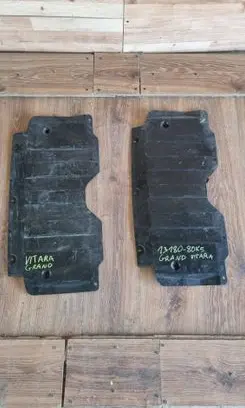 Suzuki Grand Vitara II Engine splash shield/under tray 1318080K5