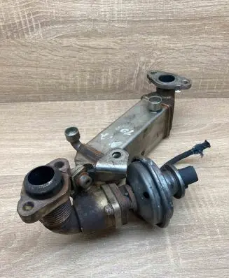 BMW 1 E81 E87 EGR valve cooler 7805189 N3659004