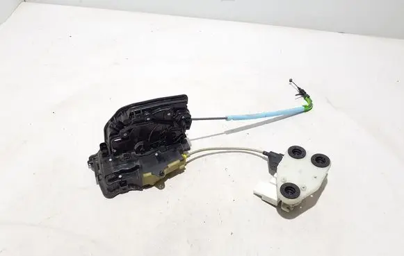 BMW X6 G06 Front door lock 7477702