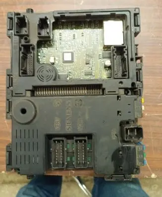 Peugeot 406 Central body control module 9640091280