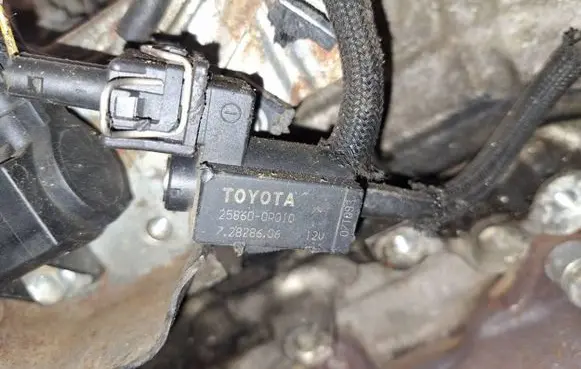 Toyota RAV 4 (XA30) Turbo solenoid valve 258600r010 72828606