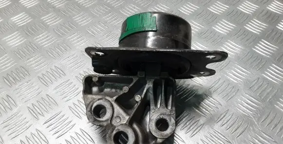 Chevrolet Captiva Gearbox mount X04133 H60077A
