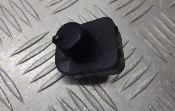 Audi A4 S4 B6 8E 8H Wing mirror switch 8E0959565