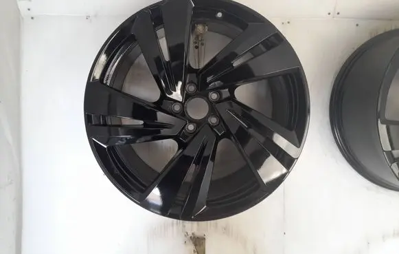 Volkswagen Touareg III R20 alloy rim 760601025S