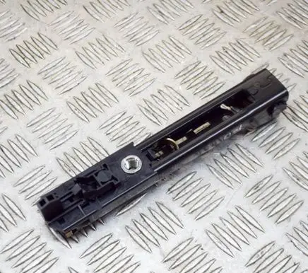 Volkswagen PASSAT B7 Seat belt height adjuster 1T0857819B