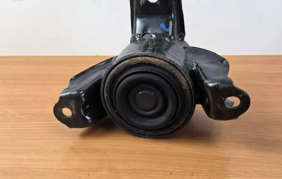 Hyundai i20 (BC3 BI3) Engine mount bracket 21824R1500