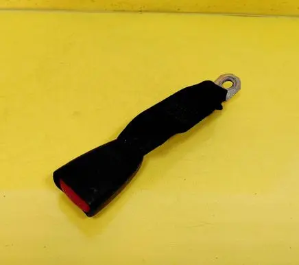 Mitsubishi Carisma Middle seatbelt buckle (rear) 