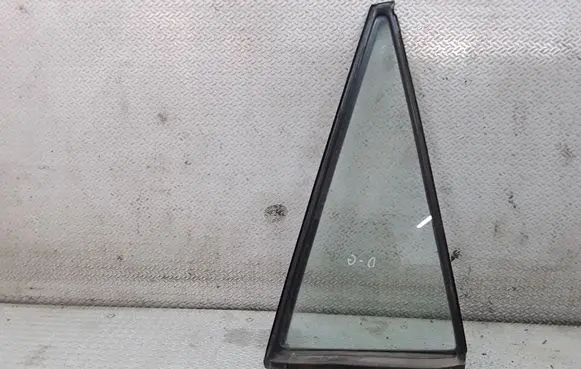 Toyota Corolla Verso E121 Rear vent window glass 