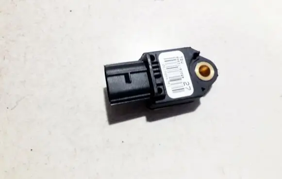 Toyota Auris 150 Airbag deployment crash/impact sensor 8983102060 0618066751