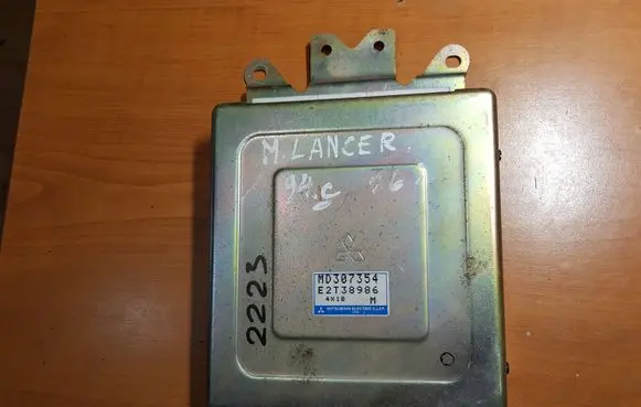 Mitsubishi Lancer Engine control unit/module E2T38986 MD307354