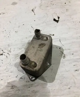BMW 3 E46 Engine oil radiator 5989070141 47003 2247203