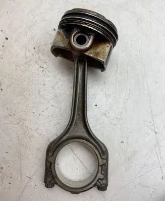 Volkswagen PASSAT B8 Piston with connecting rod 04ER 61R0