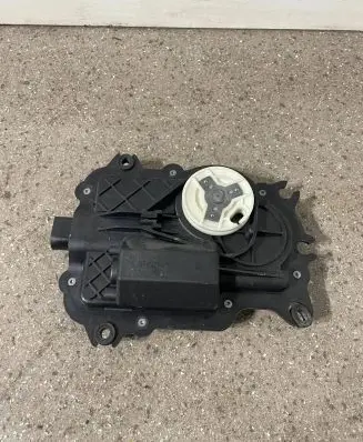 Audi A8 S8 D3 4E Rear door soft close latching motor 4E0837059 200307