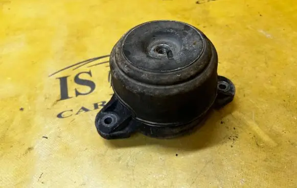 Mercedes-Benz CLS C218 AMG Engine mount bracket A2122403317