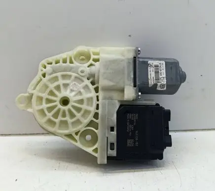 Volkswagen PASSAT B7 Rear door window regulator motor 962618100