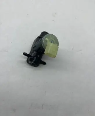 Nissan Leaf II (ZE1) Windscreen/windshield washer pump 12V2107173A EW17002