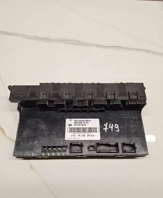 Mercedes-Benz C W203 Fuse module 2035453301 5DK00848645