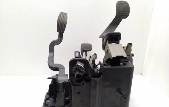 Lancia Delta Pedal assembly 3801920006