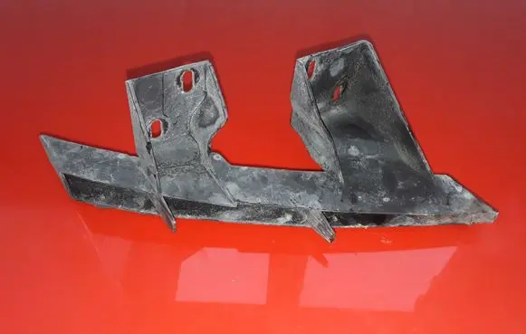 Audi Q7 4L Front bumper mounting bracket 4L0807333