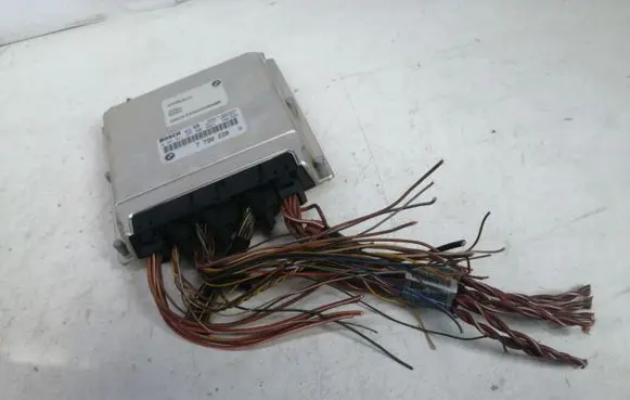BMW 5 E39 Engine control unit/module 0281011257 7790220