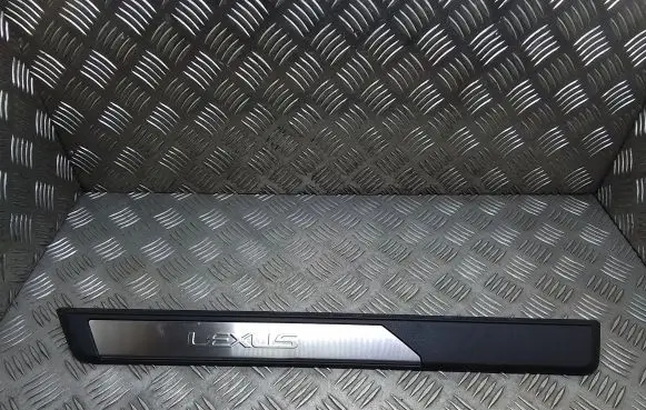 Lexus ES 250 - 300 - 330 Front sill trim cover 6791233150