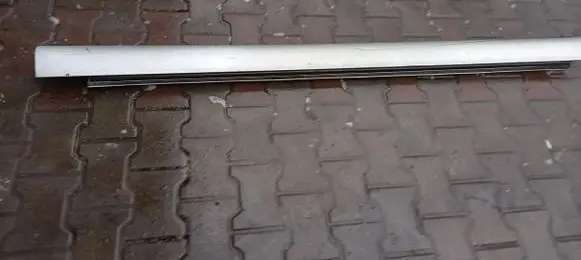 Toyota Avensis Verso Front sill (body part) 