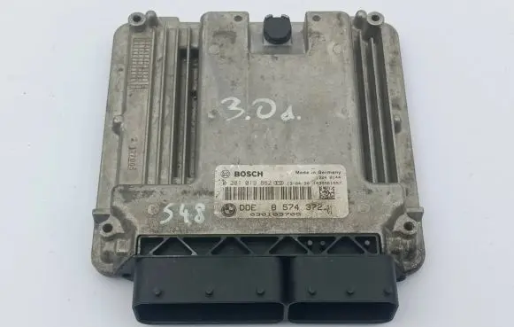 BMW 3 F30 F35 F31 Engine control unit/module ECU 8574372 030103705 0281019862
