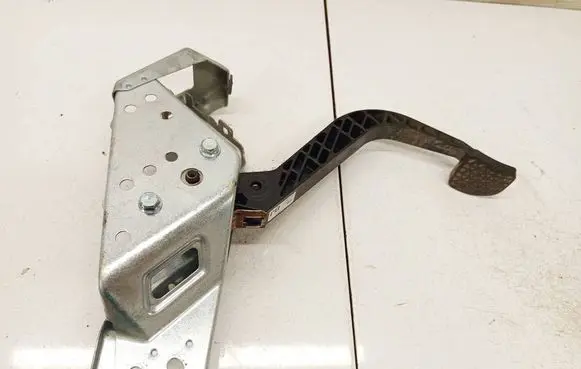 Opel Zafira B Brake pedal 13192503