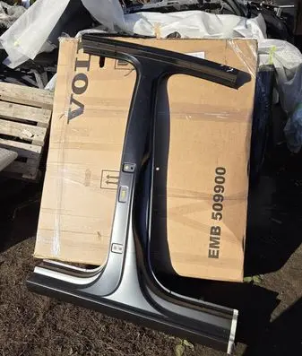 Volkswagen Touran III Pillar (middle) 