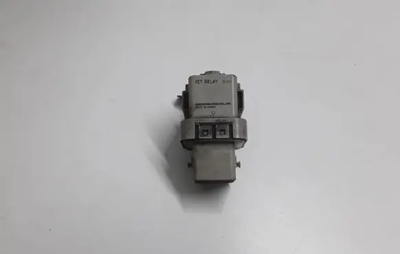 KIA Sorento Glow plug pre-heat relay 368302F360