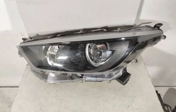 Toyota Yaris XP210 Headlight/headlamp EUK06
