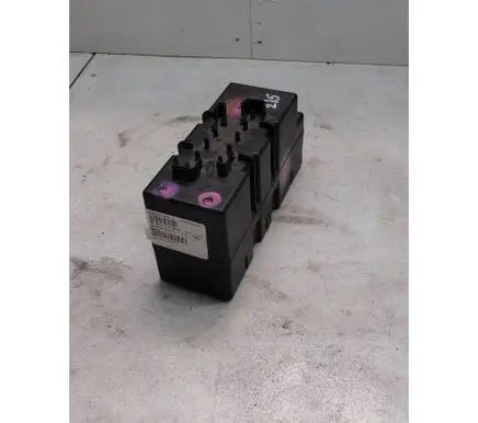 Mercedes-Benz S W220 Central locking vacuum pump 2208000248