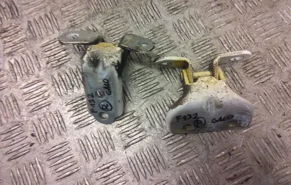 Hyundai i10 Rear door hinge set 