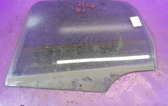 Citroen C3 Front door window glass four-door