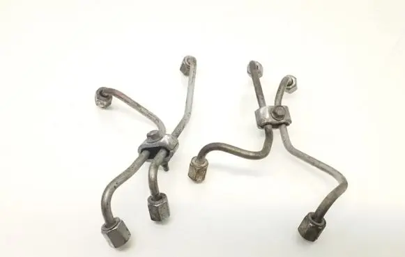 Fuel injector supply line/pipe