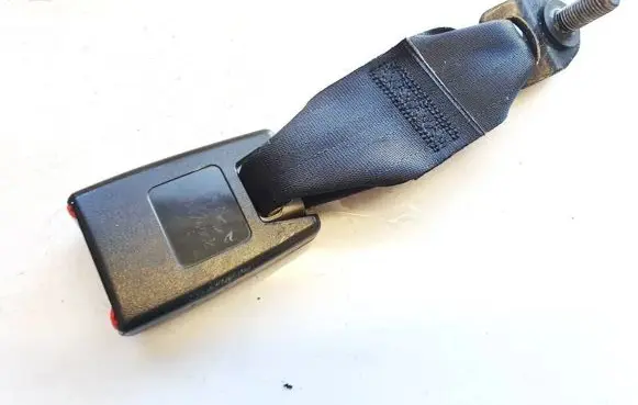 Nissan Cube Z12 Rear seatbelt buckle 20091128