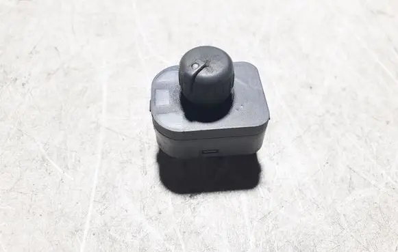 Audi A4 S4 B7 8E 8H Wing mirror switch 8E0959565