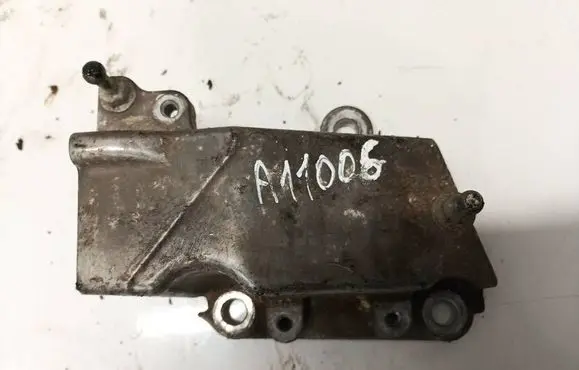 Suzuki Grand Vitara II Engine mounting bracket SI67J