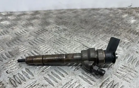 BMW 1 E81 E87 Fuel injector 779844604