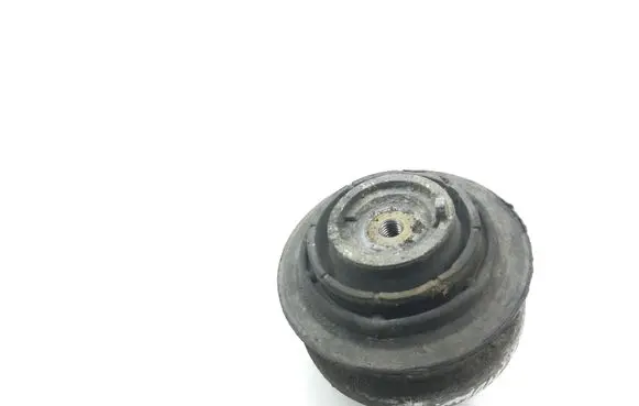 Mercedes-Benz E W211 Engine mount bracket