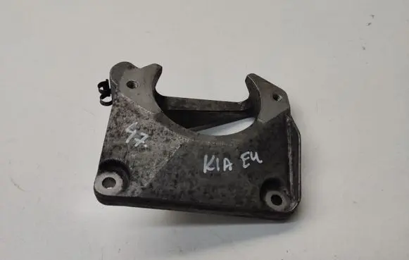 KIA Sportage Engine mounting bracket 22116761117